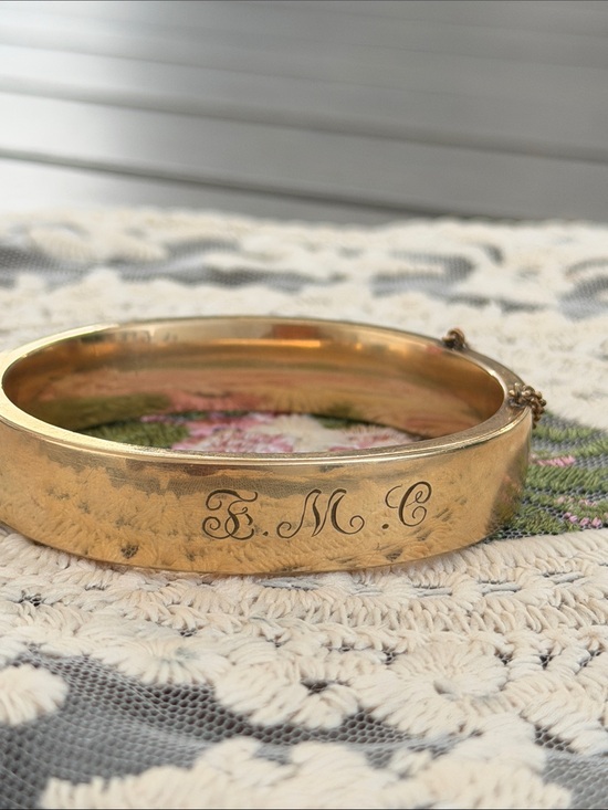 Gold filled Jewelry - VICTORIAN monogrammed signed bangle gold toned bracelet with safety chain